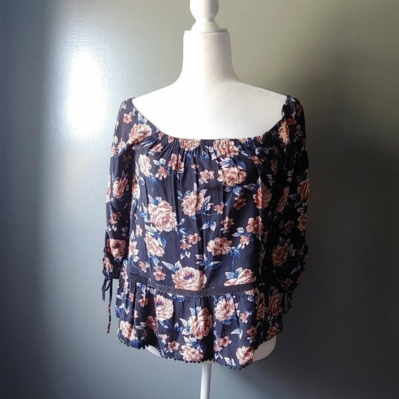 *NWOT* American Eagle Off Shoulder Floral Top - Picture 1 of 4